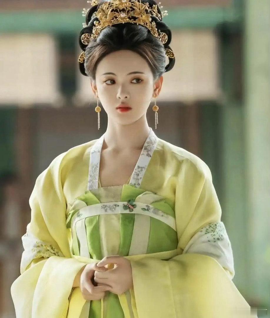 邓为当上百妖谱男主，杨超越只配客串，程潇却要一人演两角？网友：女主到底是谁 ​​