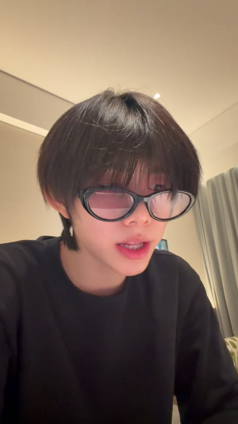 陈奕恒快嘴rap陈奕恒顺毛黑茶眼镜 陈奕恒快嘴rap，陈奕恒顺毛黑茶眼镜，谁懂一