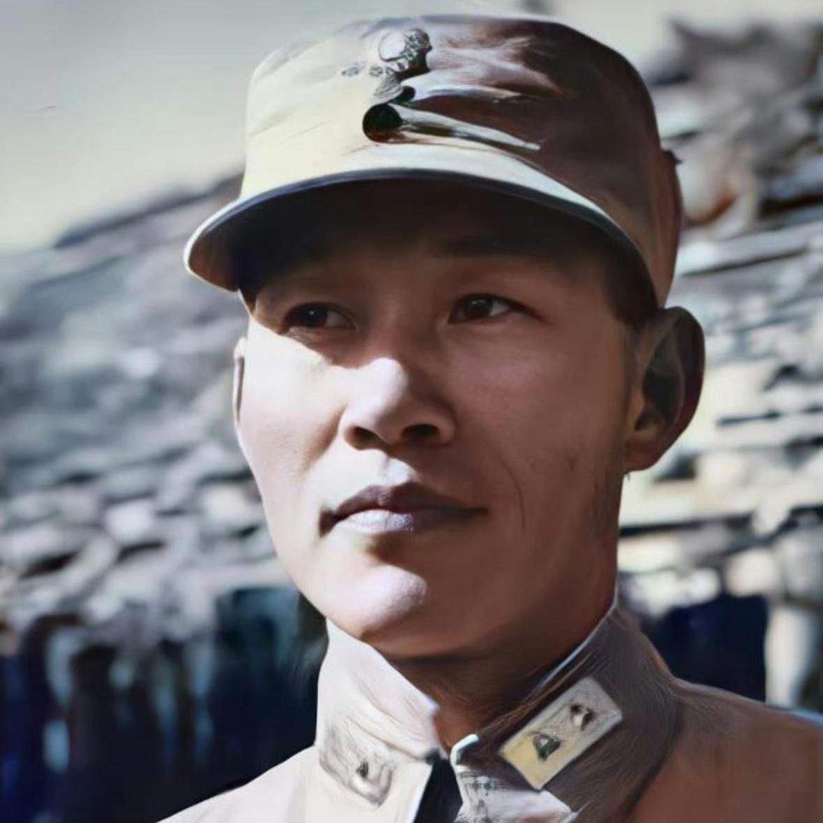 这人不识时务。

他的后台是宋子文，而且算不上死命保护的嫡系，宋子文1949年后