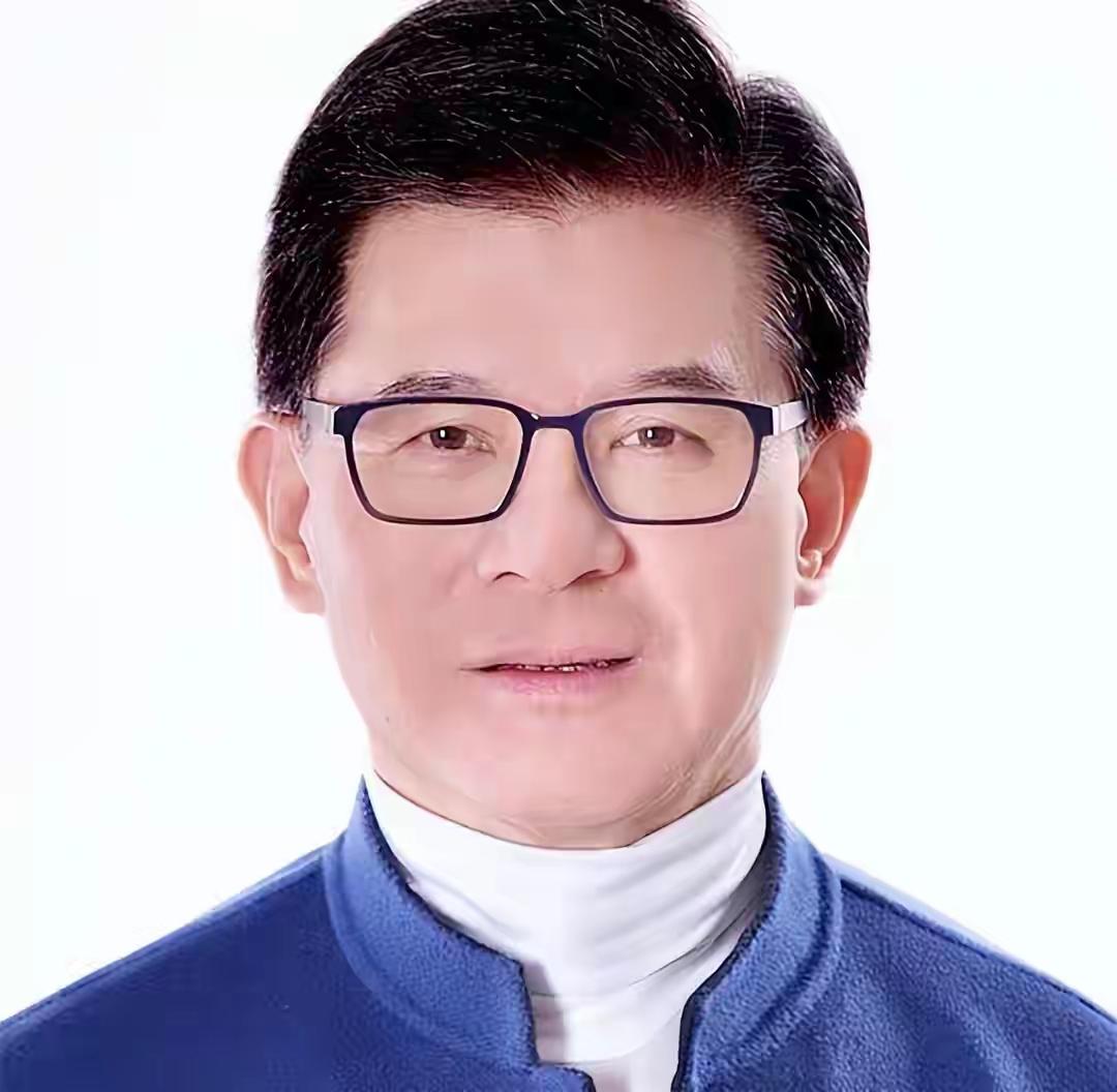 
罗康瑞：抛妻弃子60岁娶朱玲玲，亲儿子拒绝继承财产
原文
罗康瑞与何晶洁的婚