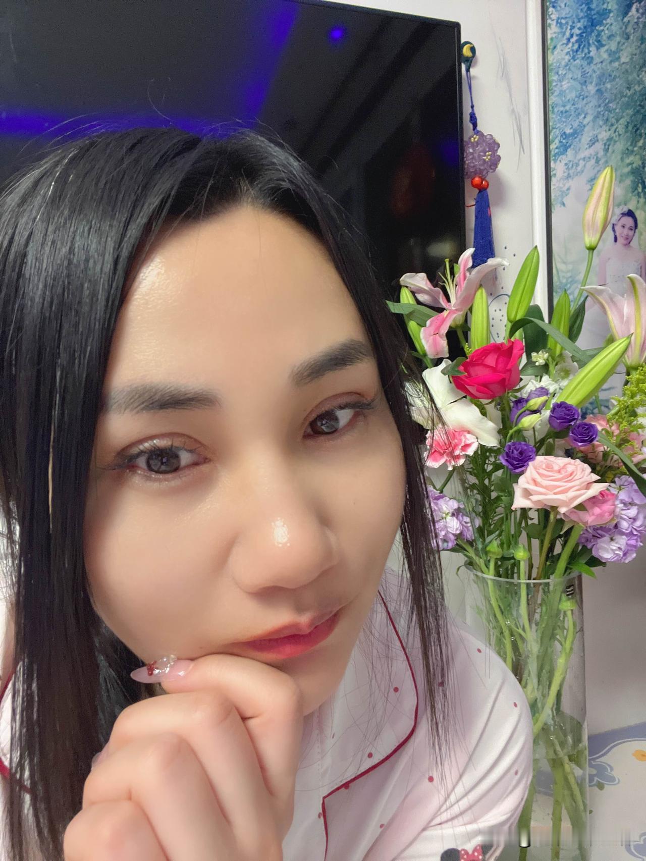 前阵子，邻居大叔二婚刚领证没多久，亲戚饭桌上就开始催了："你们赶紧再生一个，有了