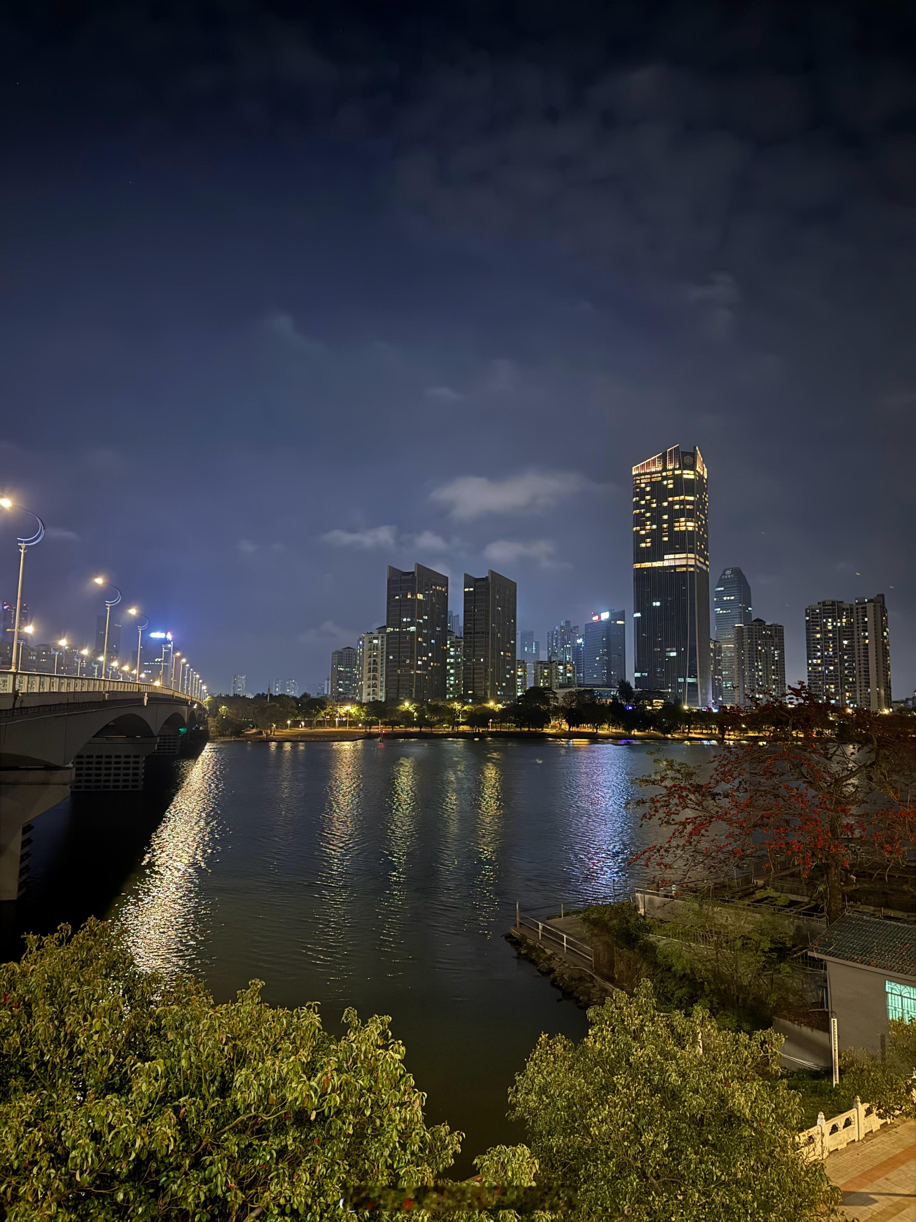 一天逛吃一城市，太满足了！ 看风景citywalk，吃美食一刻时间都不浪费，过了