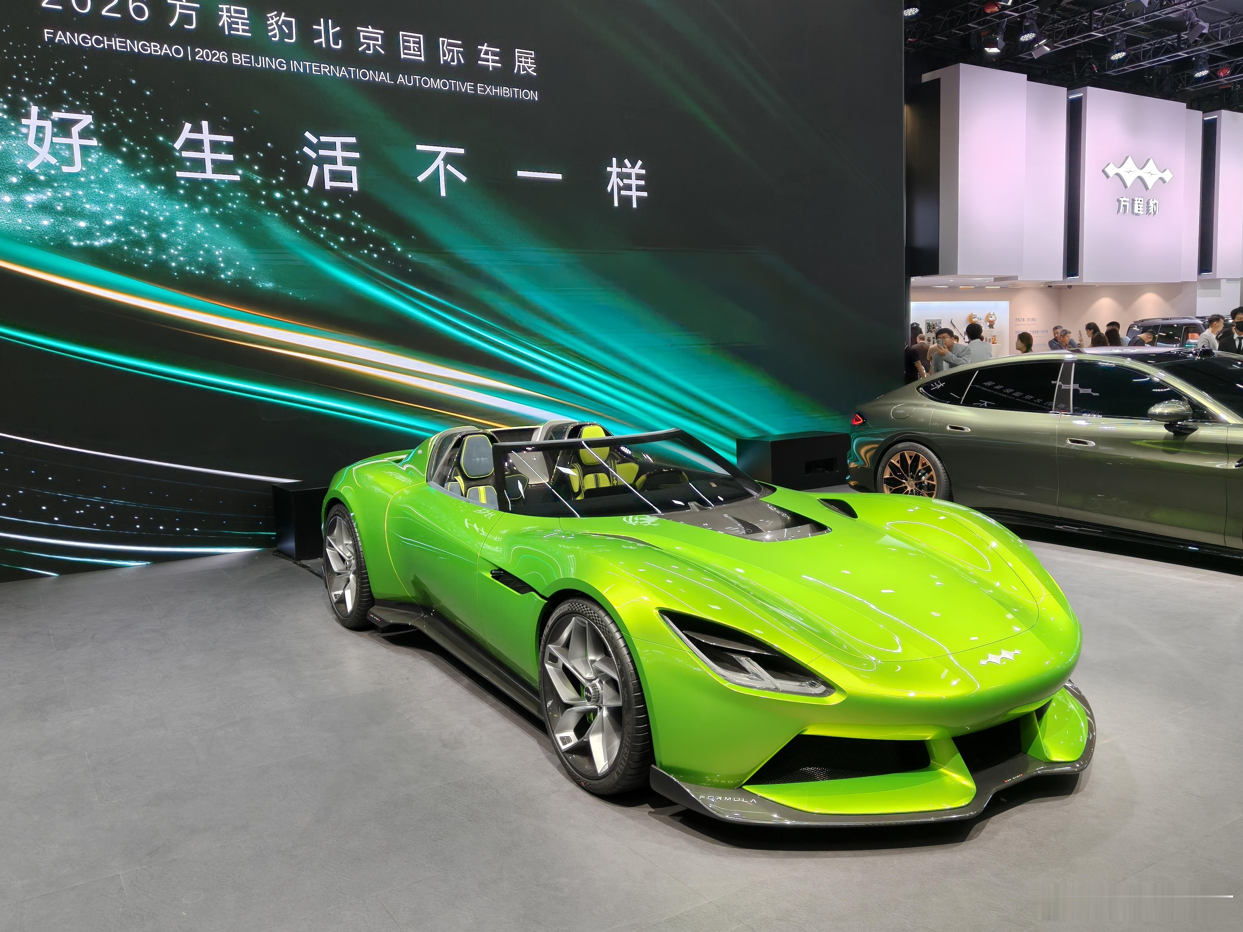 智驾数码团北京车展潮这看今年北京车展，比亚迪依旧是老样子，直接包下整个馆，王朝、