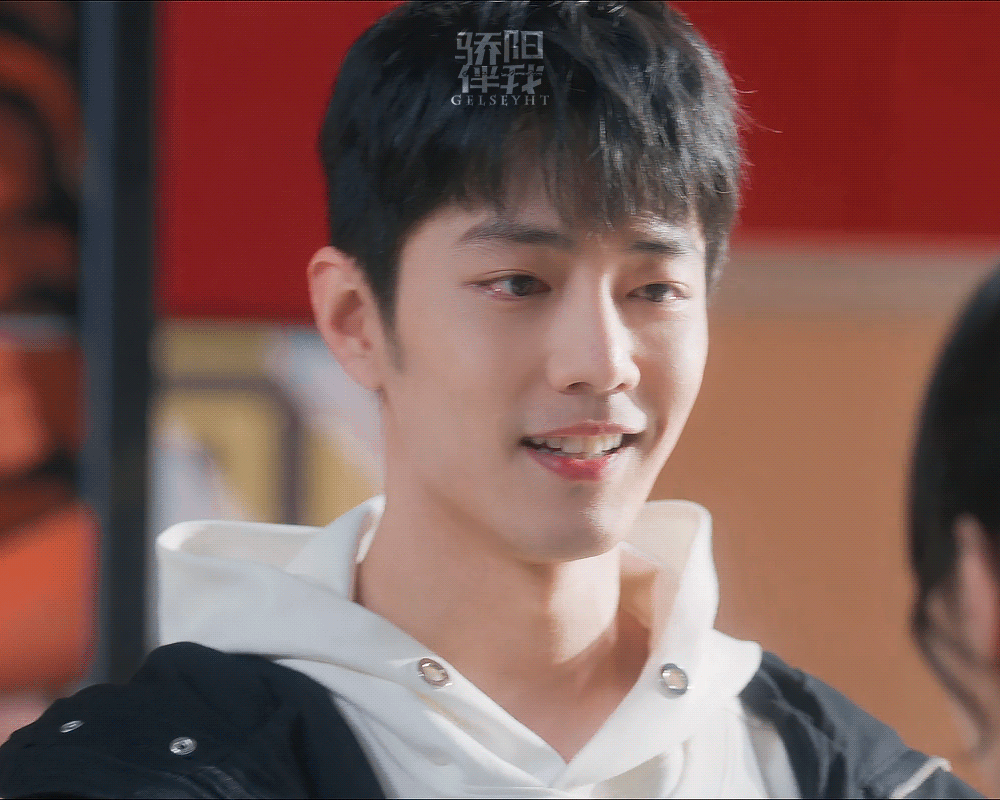 #陪肖战走花路# 晚安安🌙[抱一抱]❤️桃德李Todd Li《日落供应商》 