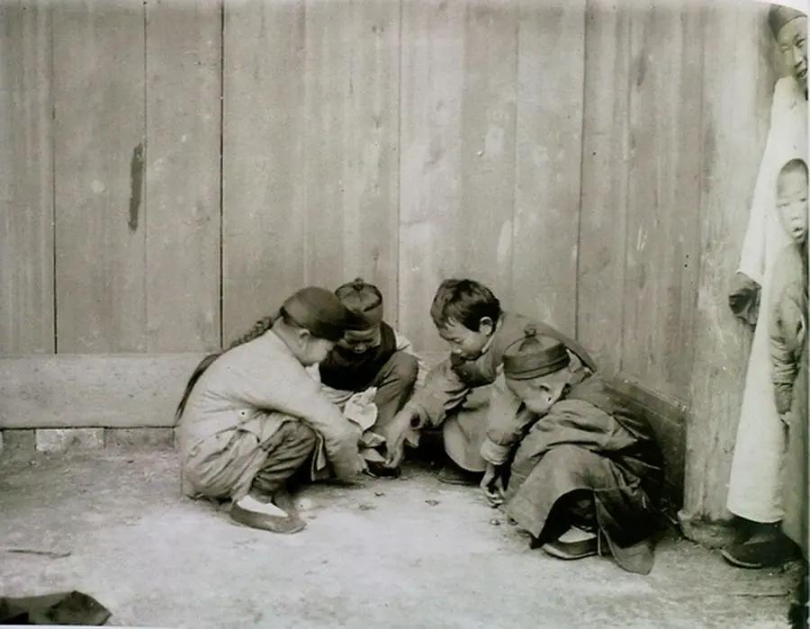 外国摄影师镜头里的中国
时间:1910-1911年
地点:四川成都
摄影:路得·