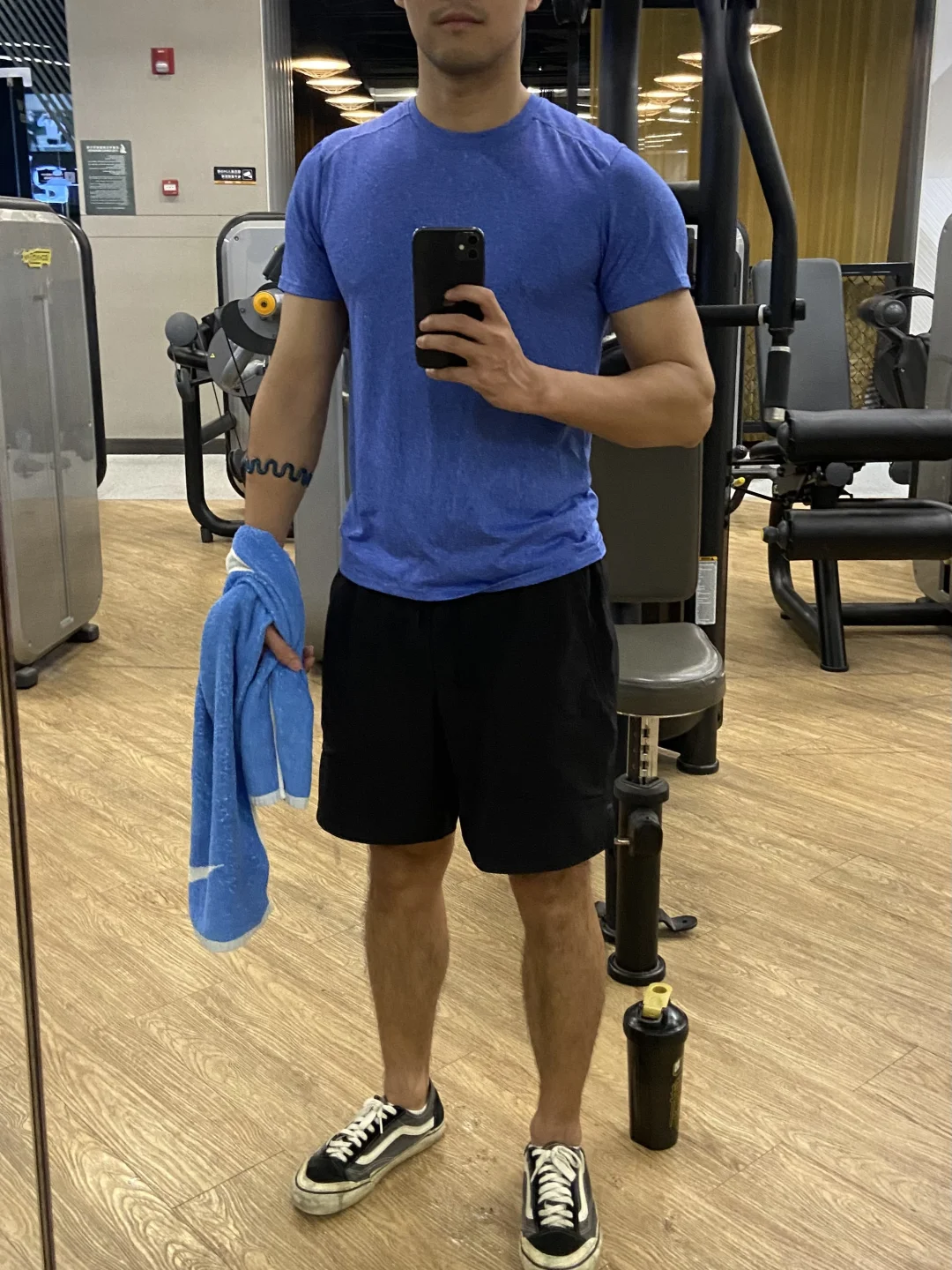 您好，您这边招送水工吗？