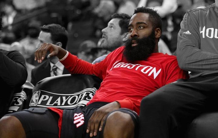 哈登连续16年打进季后赛，成绩一览：
09-10赛季：首轮，雷霆2-4湖人
10