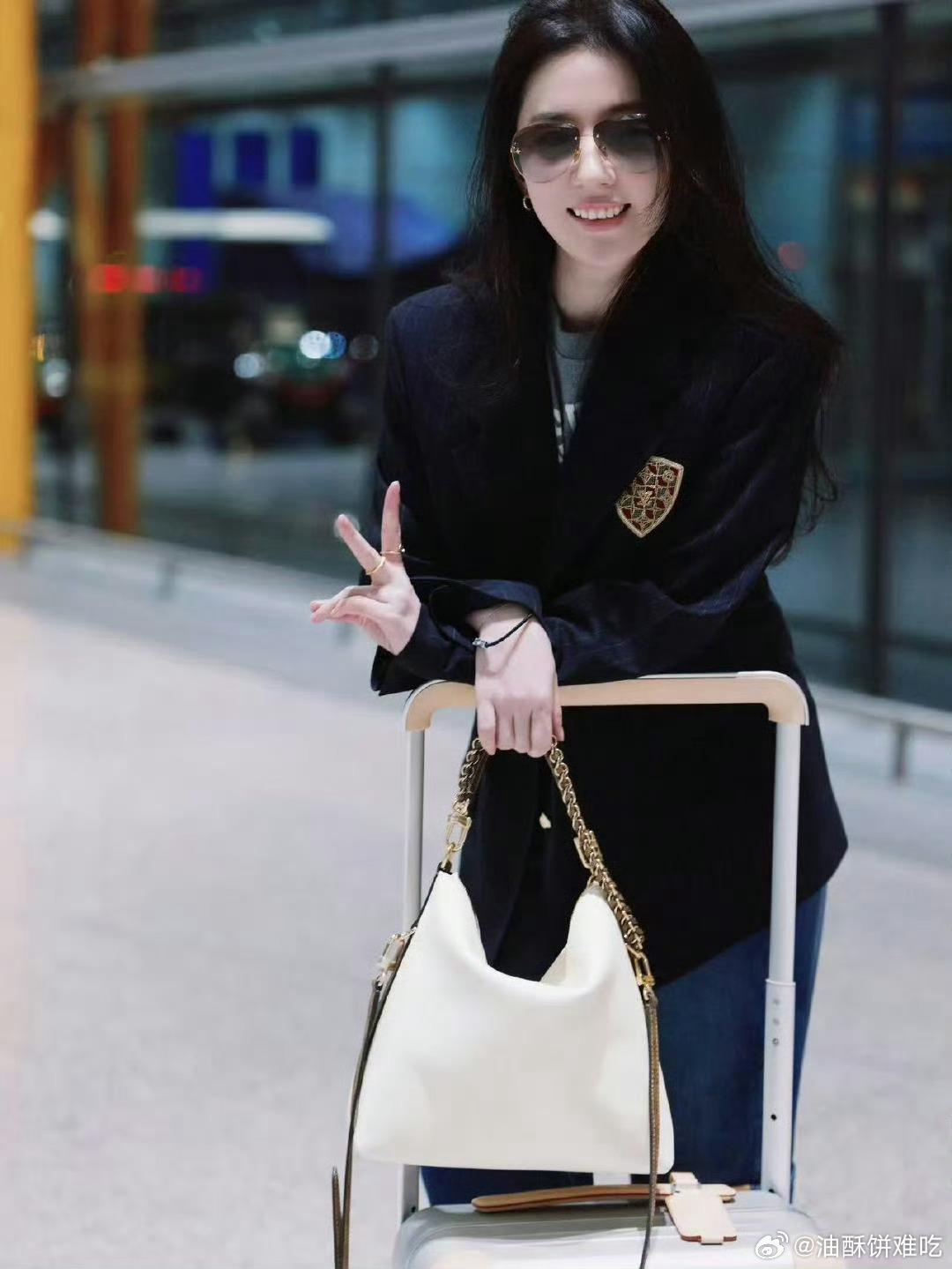 刘亦菲出发巴黎时装周！！美丽