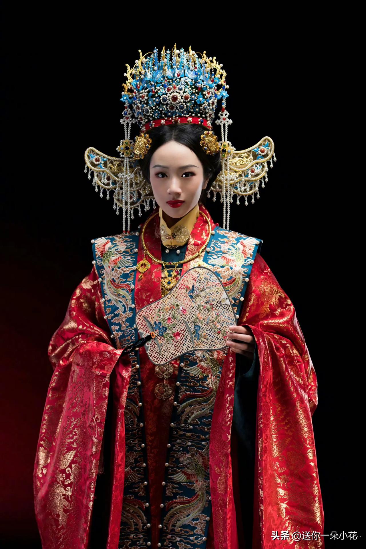 看过爸爸去哪儿吗？谁还记得小时候软乎乎的NeiNei！吴尊女儿吴欣怡真的女大十八