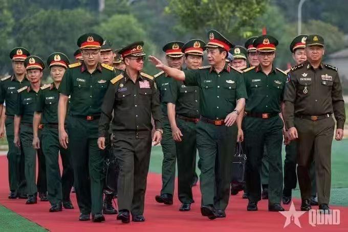 此三国非彼三国，天灾不分国界，邻里守望相助！

10 月14 日，越南、老挝、柬