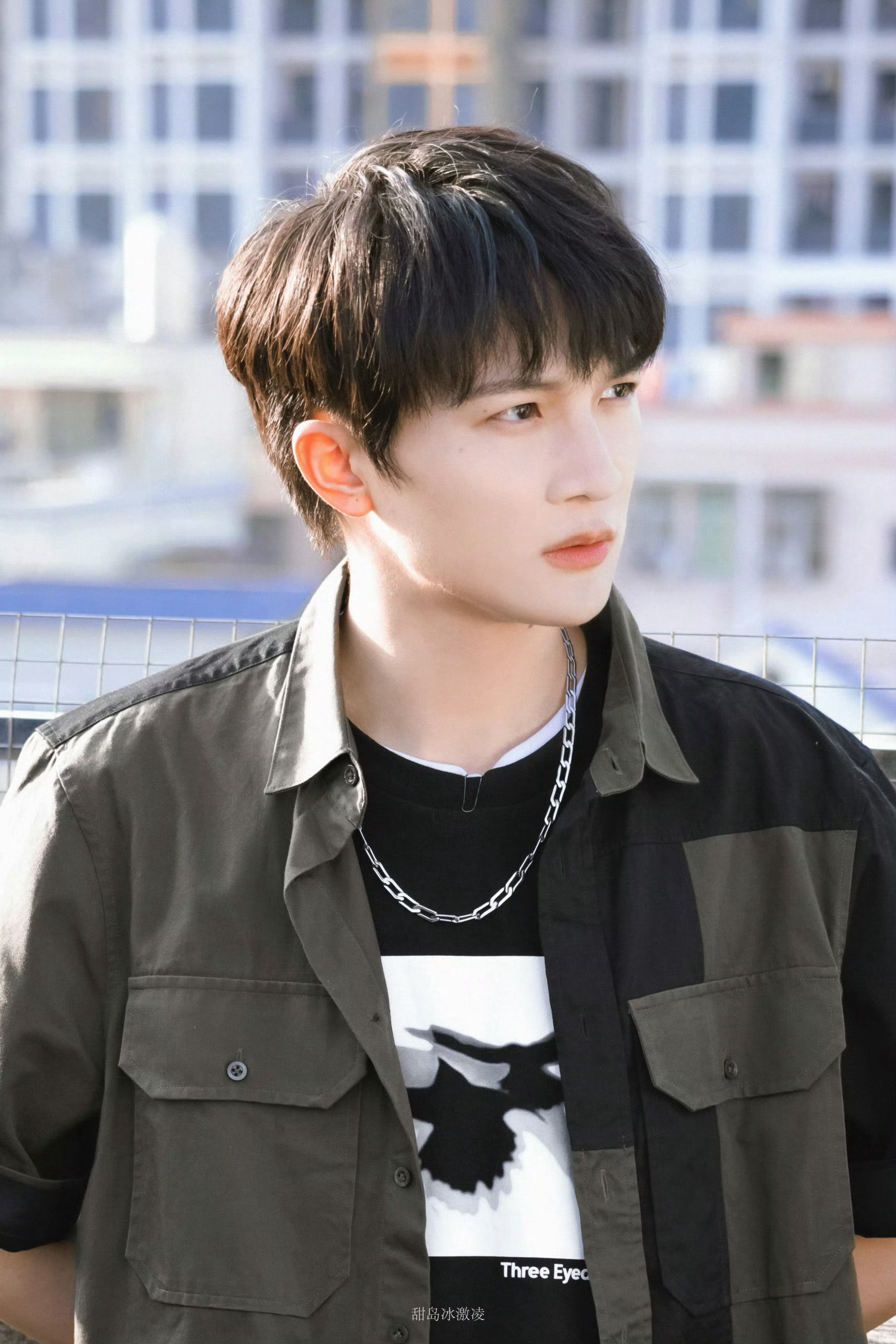 周深1️⃣腾讯音乐由你榜🎇周深百花杀主题曲红尘慌慌 那些一哄就好的伤，一抱就圆