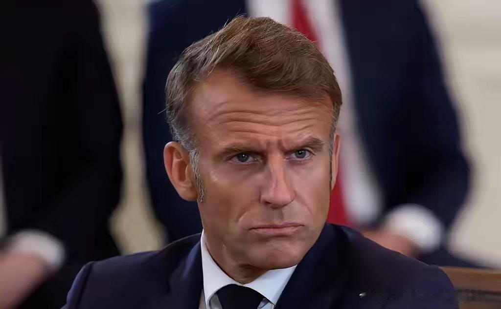 马克龙硬核喊话：乌克兰尽管冲，欧洲罩你！12月伦敦四方会谈上，他当着英德乌三国领