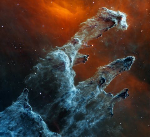 创生之柱星云，距离地球6500光年，也就是说我们现在看到的其实是6500年前的它