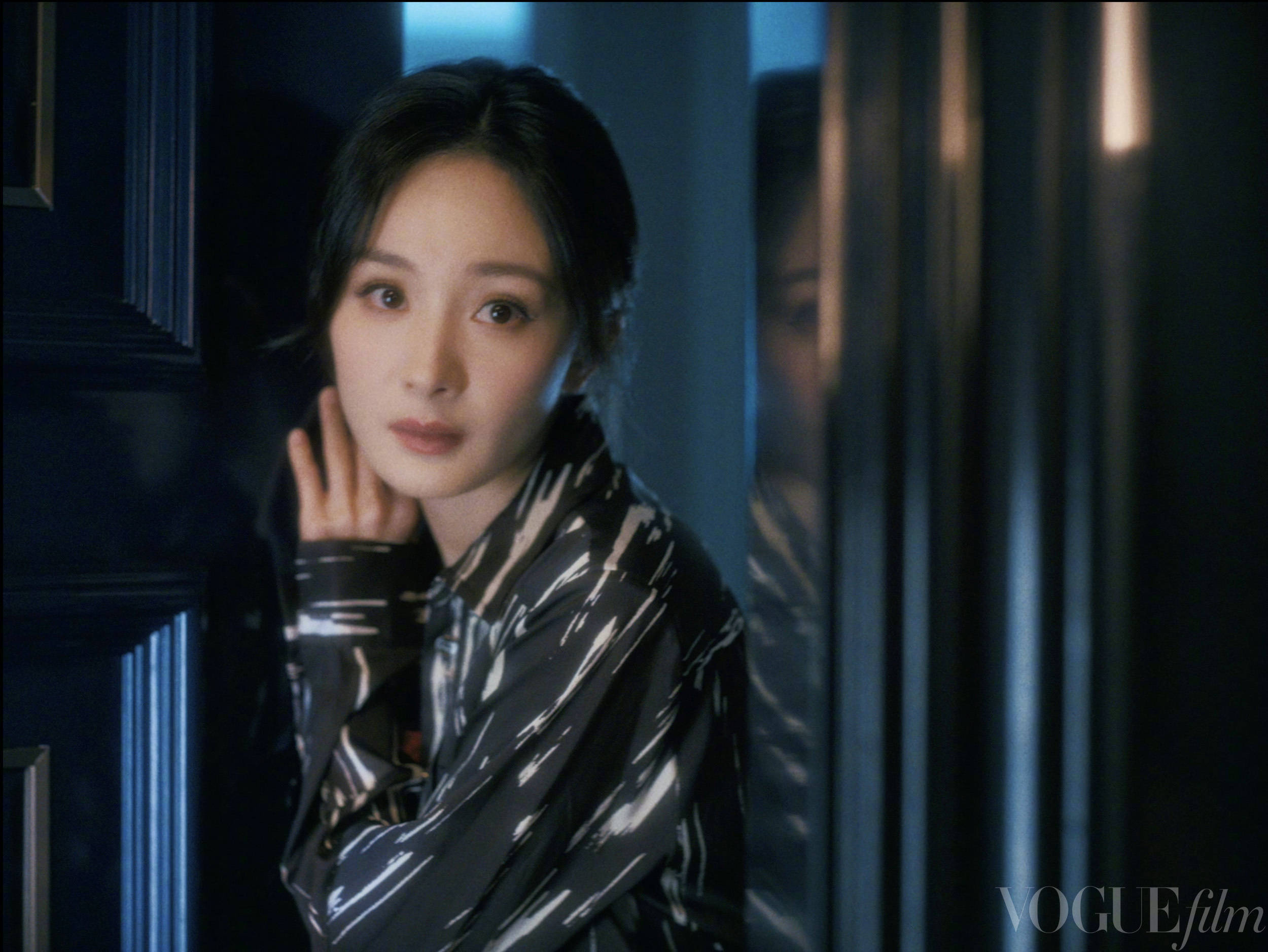 🍉VOGUE金九无杨幂，《生万物》 七月就上，有电影大饼 ​​​
