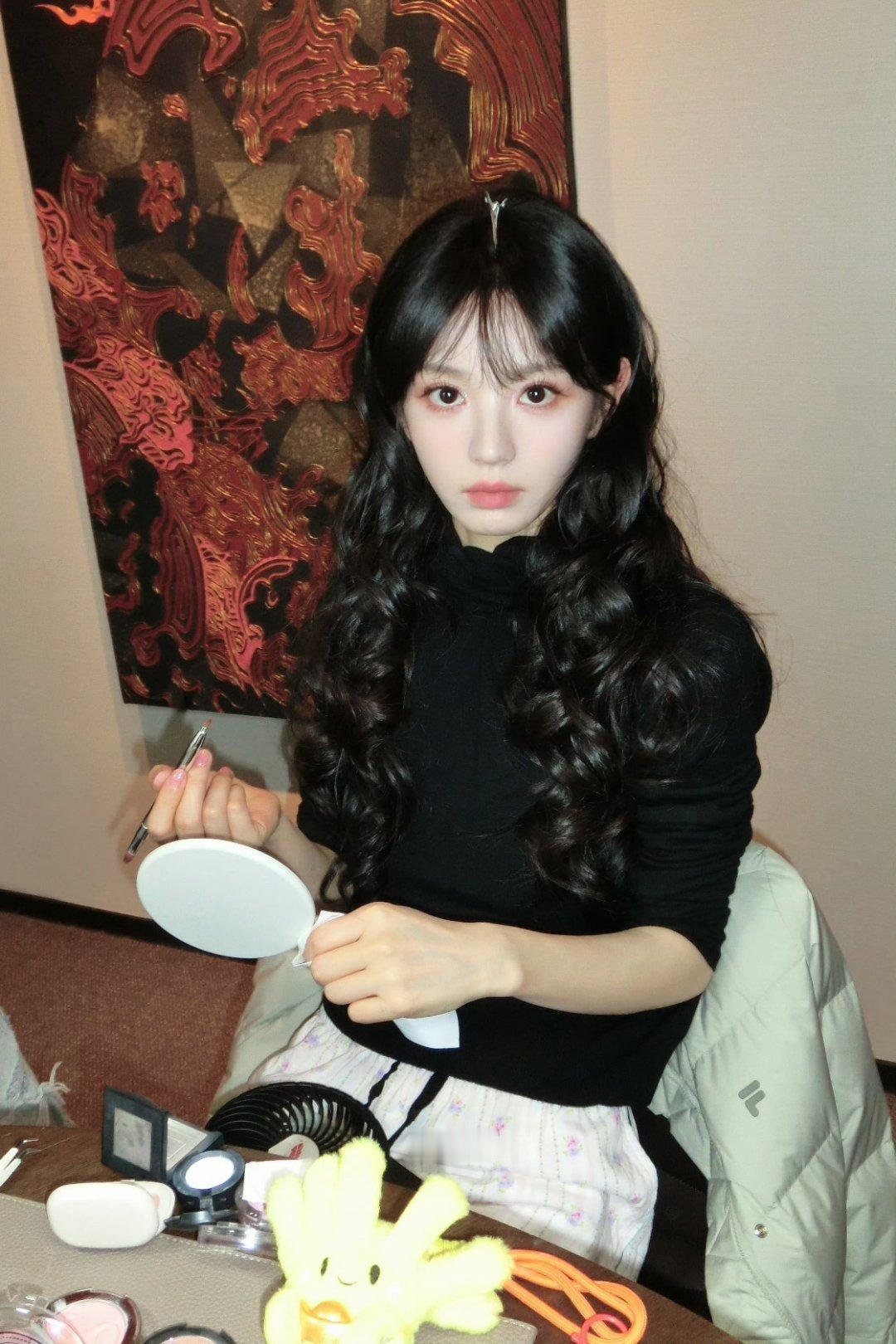 田曦薇帅是一种天赋田曦薇把帅刻在骨子里，李茜女警形象太出圈。容貌明艳自带英气，行