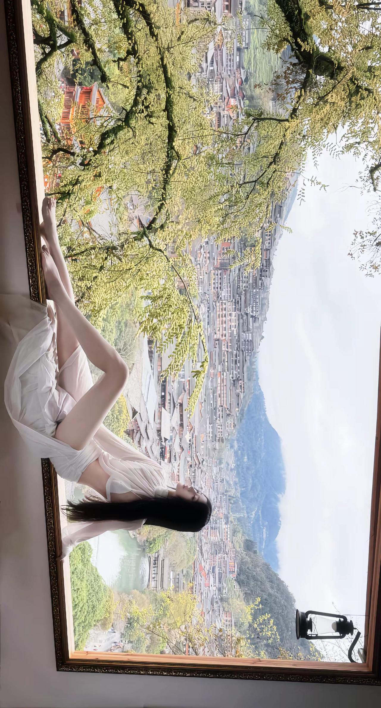 可怜落花叩玉枕拂袖人还昏睡