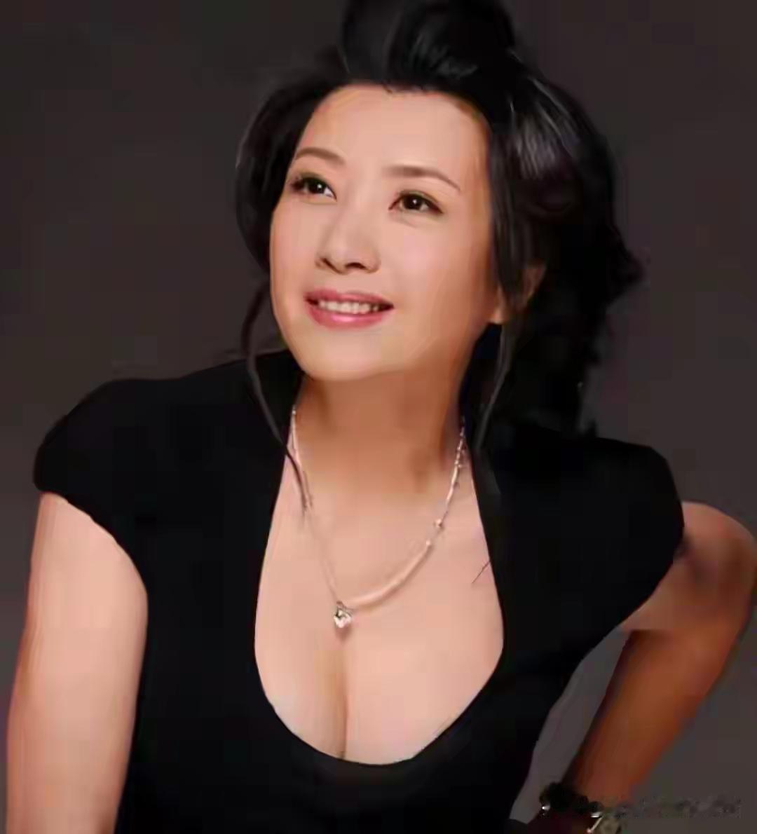 当年迷倒一片，如今59岁零绯闻，她凭啥这么狂？
