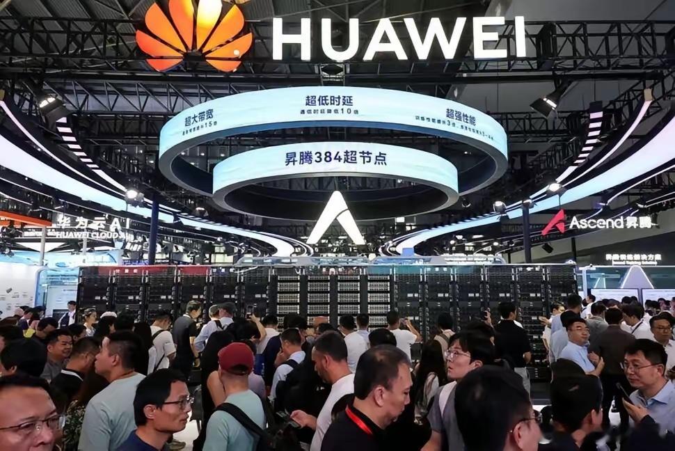 据《金融时报》消息，华为预计今年AI人工智能芯片收入将至少增长60%，芯片业务的