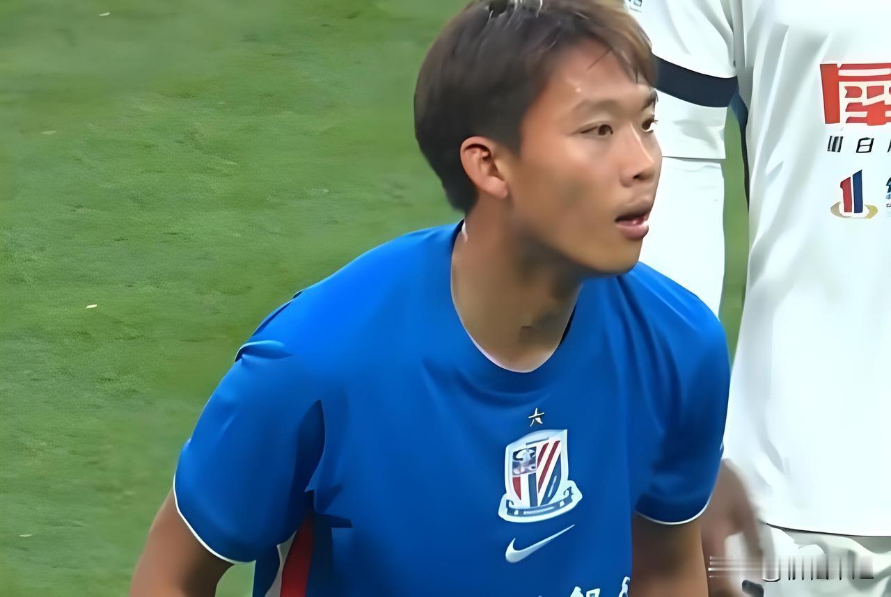 当李可和蒋圣龙回归之时。
就是令斯卢茨基头疼之际。
几场比赛踢下来。
汪海健和金