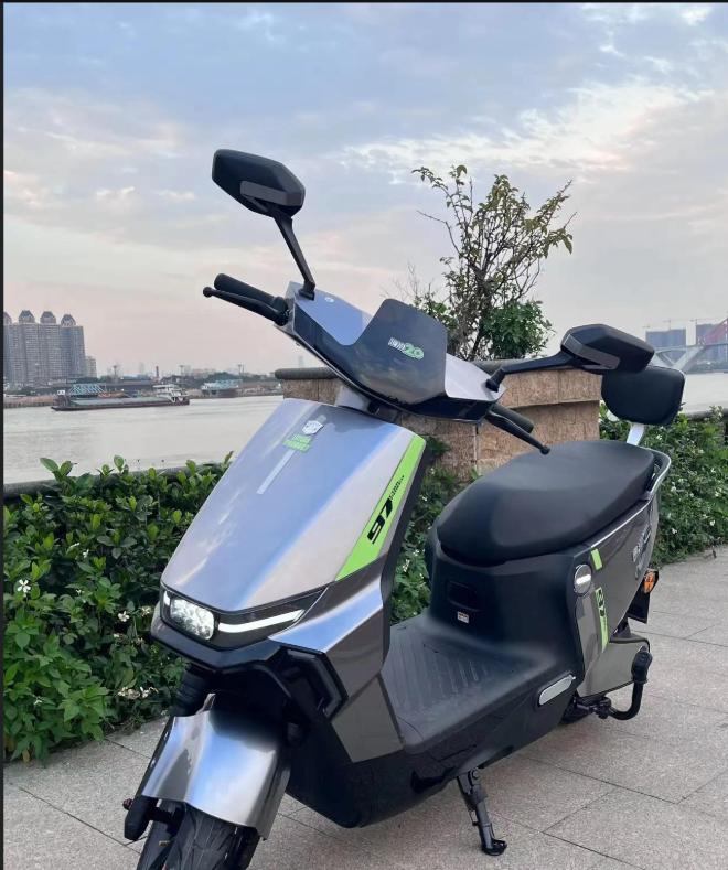 别帮！她偷你电瓶炸伤全家…现在跪着要发票？”一个决定差点毁了他一生！**

老李