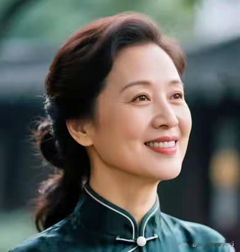 最美不过夕阳红，温馨又从容。夕阳是迟到的爱，夕阳是最美的酒。