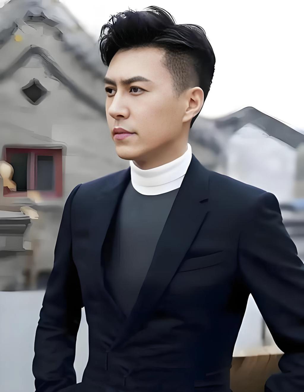 靳东：短剧热潮难长久，好作品才是长久之道
 
全国政协委员、演员靳东就当下短剧热