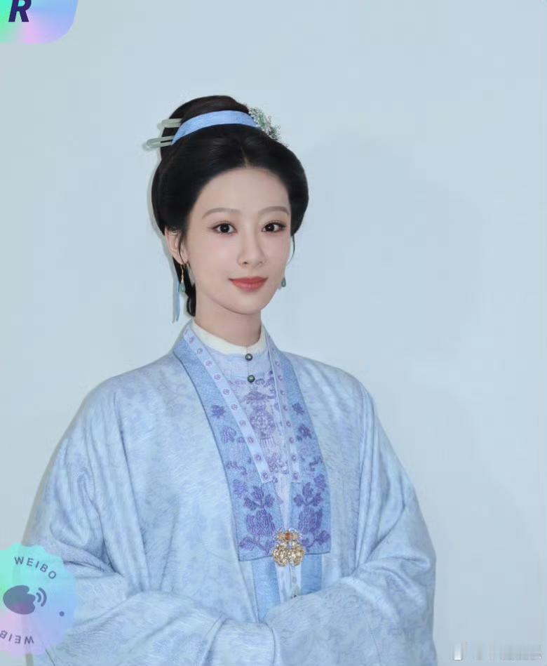 杨紫家业李祯新照 杨紫《家业》新照，已经这个李祯美晕了，好温柔好漂亮