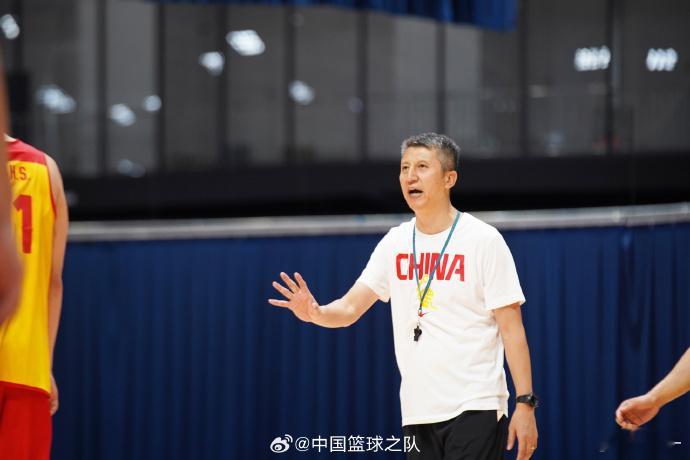 中国男篮26号抵达北京训练基地后，27号开启集训第二阶段首个训练日。9月18日、