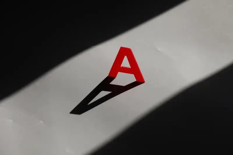 A股今日交易额接近四万亿。如此高的交易额并不意外，今年有30万亿中长期存款到期，