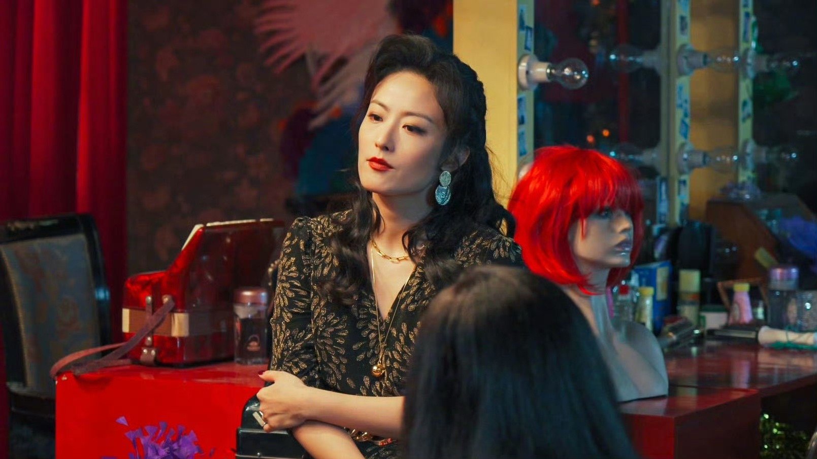 徐百慧新剧怒扇唐嫣耳光 论如何用一场戏立住一个人物，看徐百慧的红月就知道了。耳光