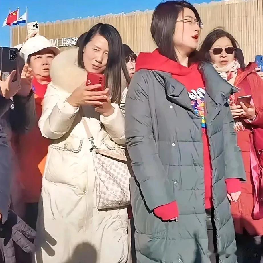 卖刀郎U盘的韩姐
                 ——就是一蹭流高手
    