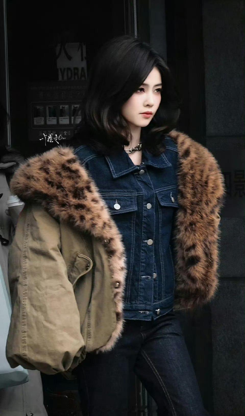 白鹿锁骨发啊啊啊姐这新发型也太绝了吧！锁骨发配红唇，又飒又媚的御姐气质直接拉满！