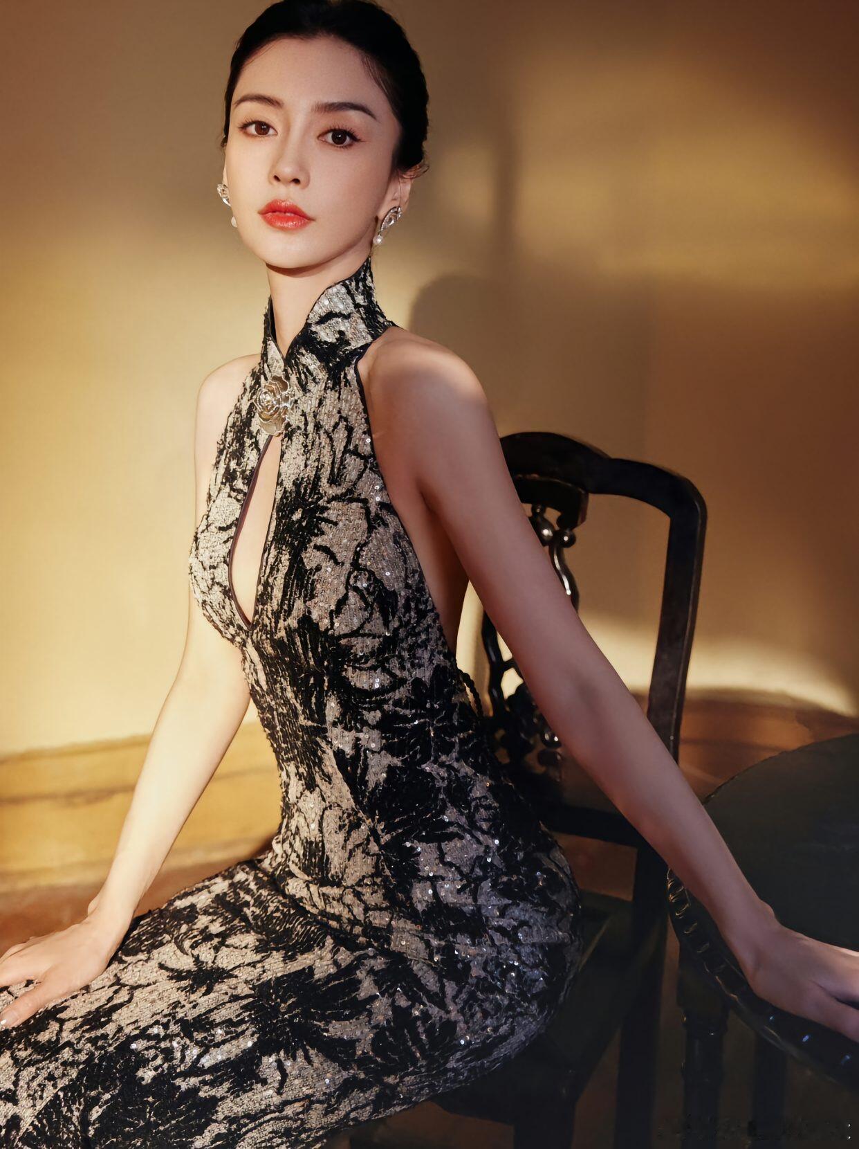 杨颖 