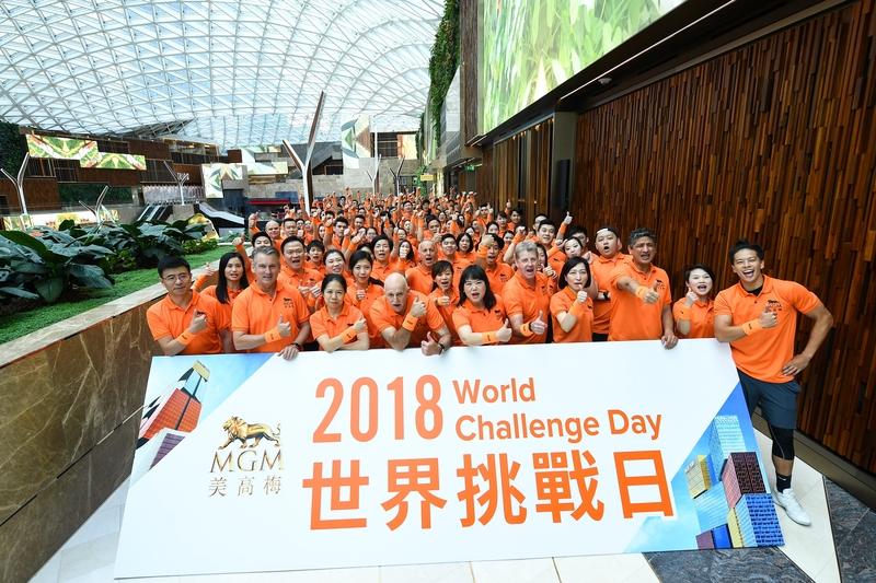 按摩风池穴会有哪些作用? 按摩风池穴作用可多了。风池穴在颈后枕骨下，胸锁乳突肌与