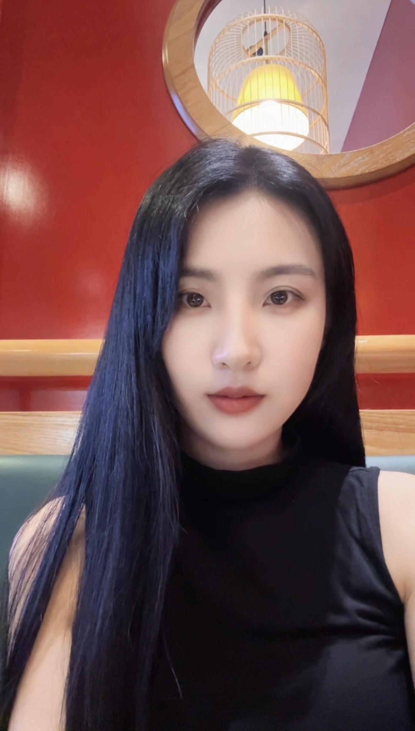 回复  如果是这样的话，我……🙄是挺有钱的吗
