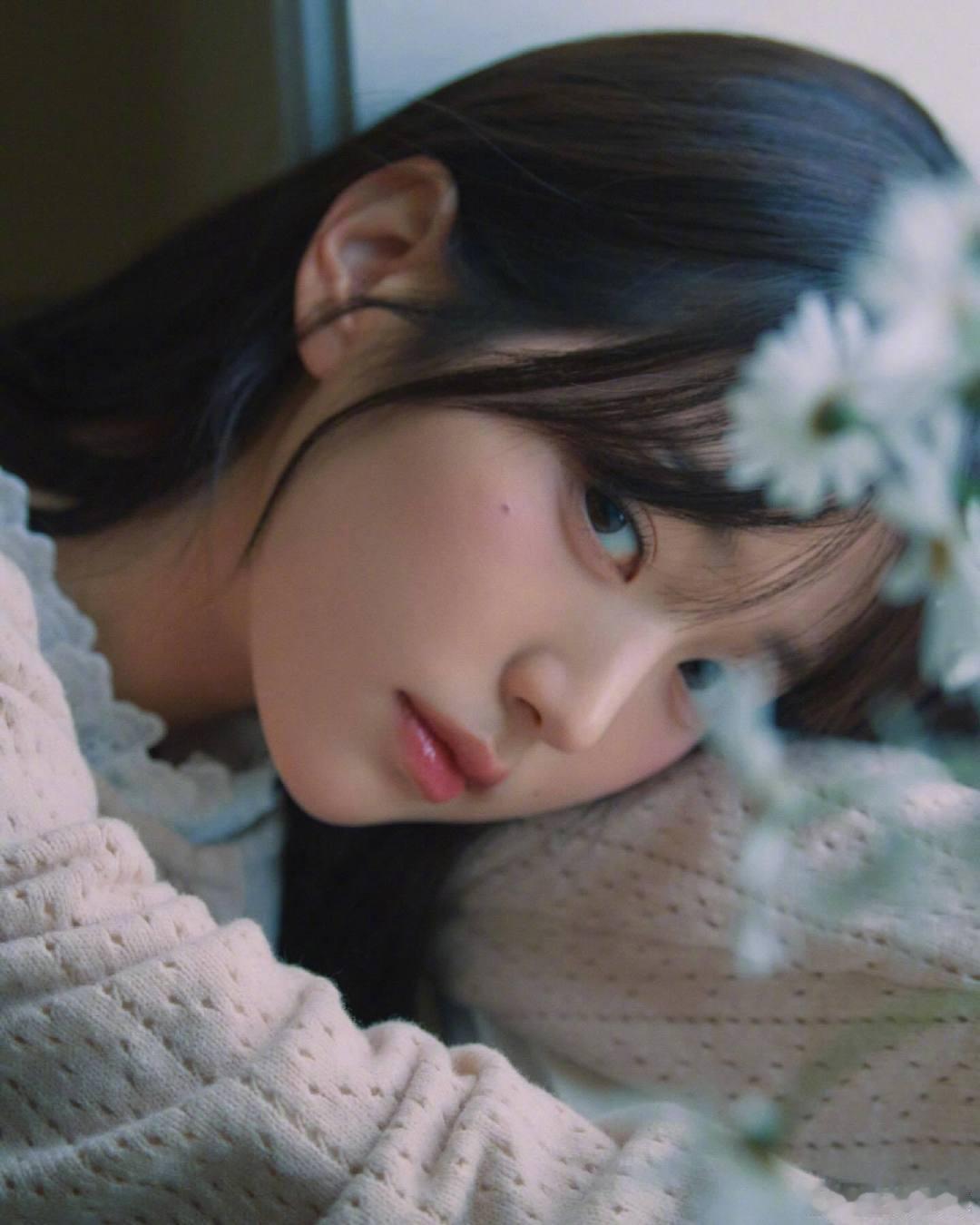 #张元英为了保持清醒掐自己大腿#张元英ins更新🈶来接收美女明信片啦~ ​​​