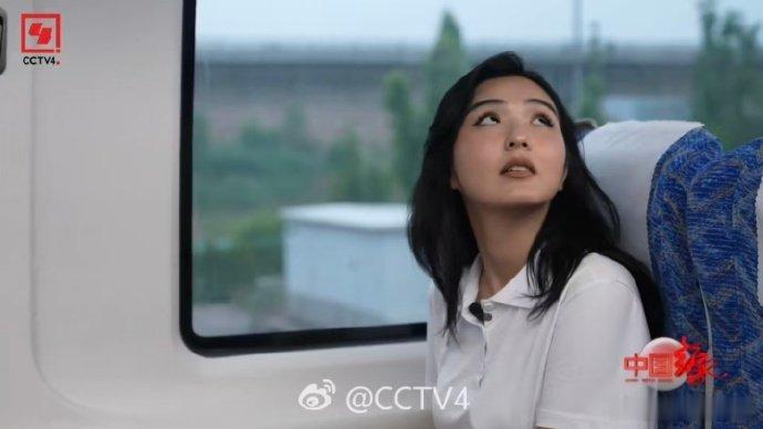 原来高铁是这样造出来的 哈萨克斯坦留学生探访中国高铁 上合青年在行动看一列高铁从