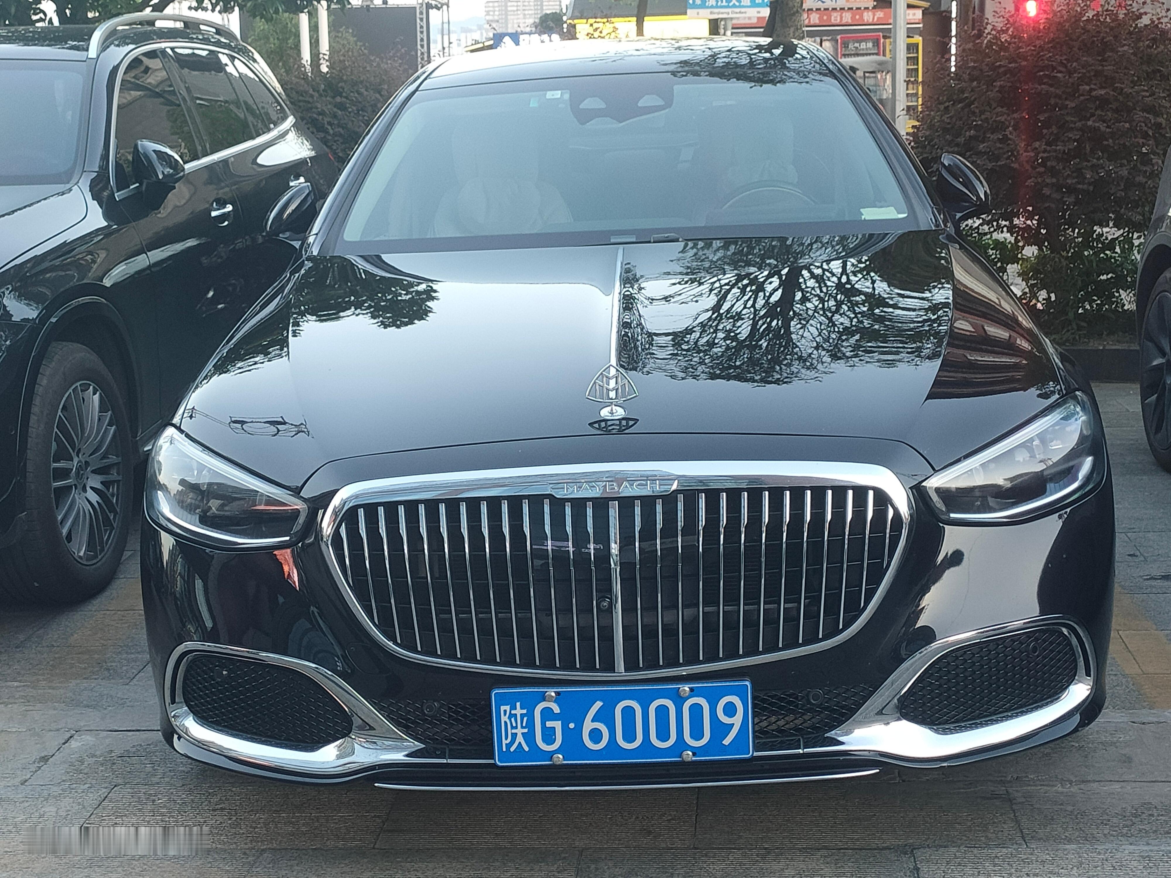 全球车牌 陕G60009迈巴赫S480 安康·美豪丽致酒店(安康滨江旗舰店)