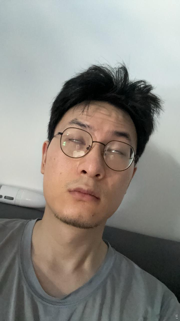 这种应该是妓女吧 