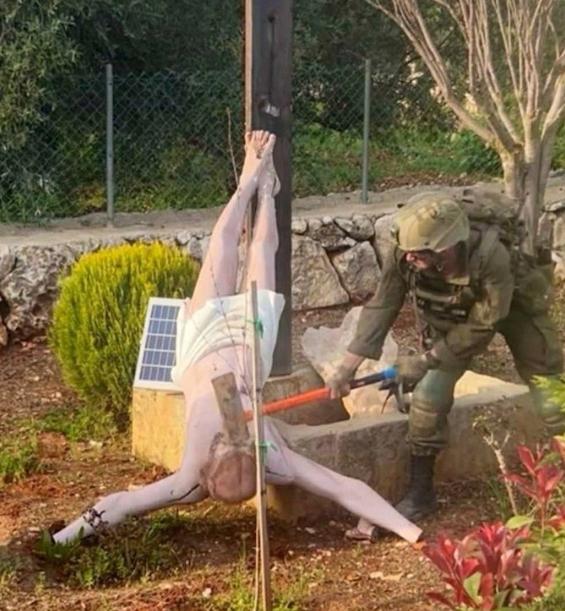 以色列士兵“斩首”耶稣雕像，内塔尼亚胡痛斥
 
4月20日，一张照片在全球社交平