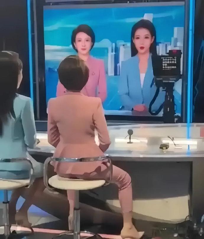 多少人梦寐以求的工作，原来只是读提词器 