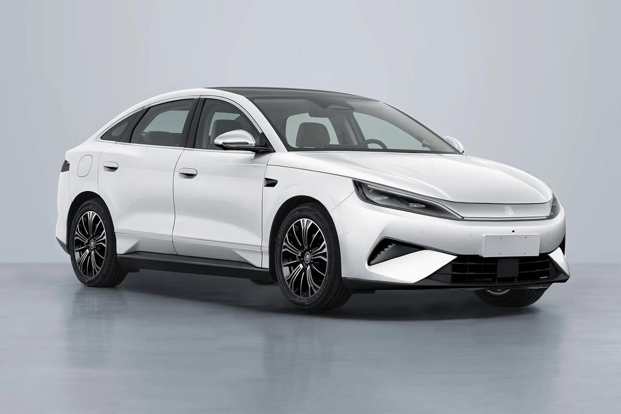 比亚迪秦MAX性能如何？
 
比亚迪秦MAX在第402批工信部新车目录中，目前还