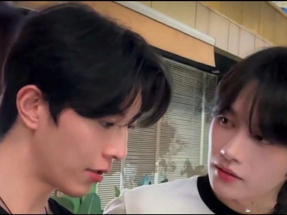 黄星 邱鼎杰多幸运在最美的年纪遇见你 这个视频也删，是不是玩不起