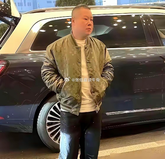 岳云鹏因为穿了一件价值7万3的夹克，被网友骂上了热搜，评论区里一水儿的“忘本”、