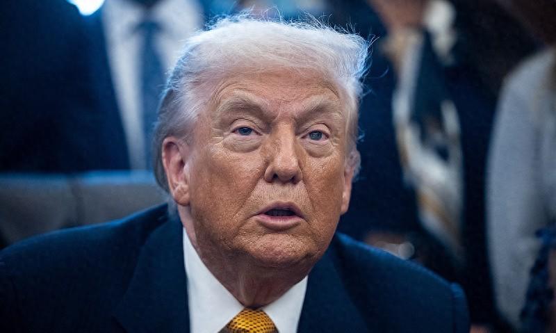 阿联酋最近在中东局势里上演了“全剧本反转”。一开始，阿联酋坚定押注美国，公开支持