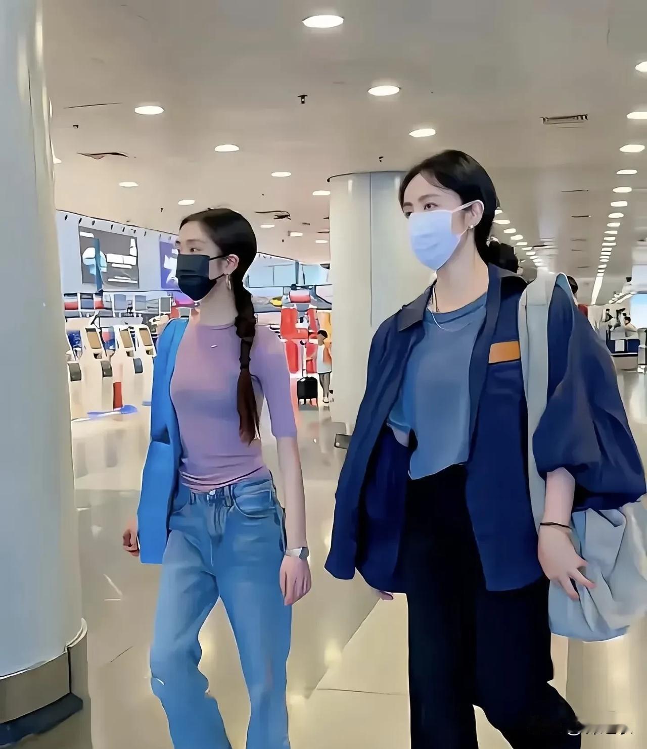 从小看着多多长大，所以在我的心目中，多多真的是一个养成系女儿，记得黄老师以前很喜