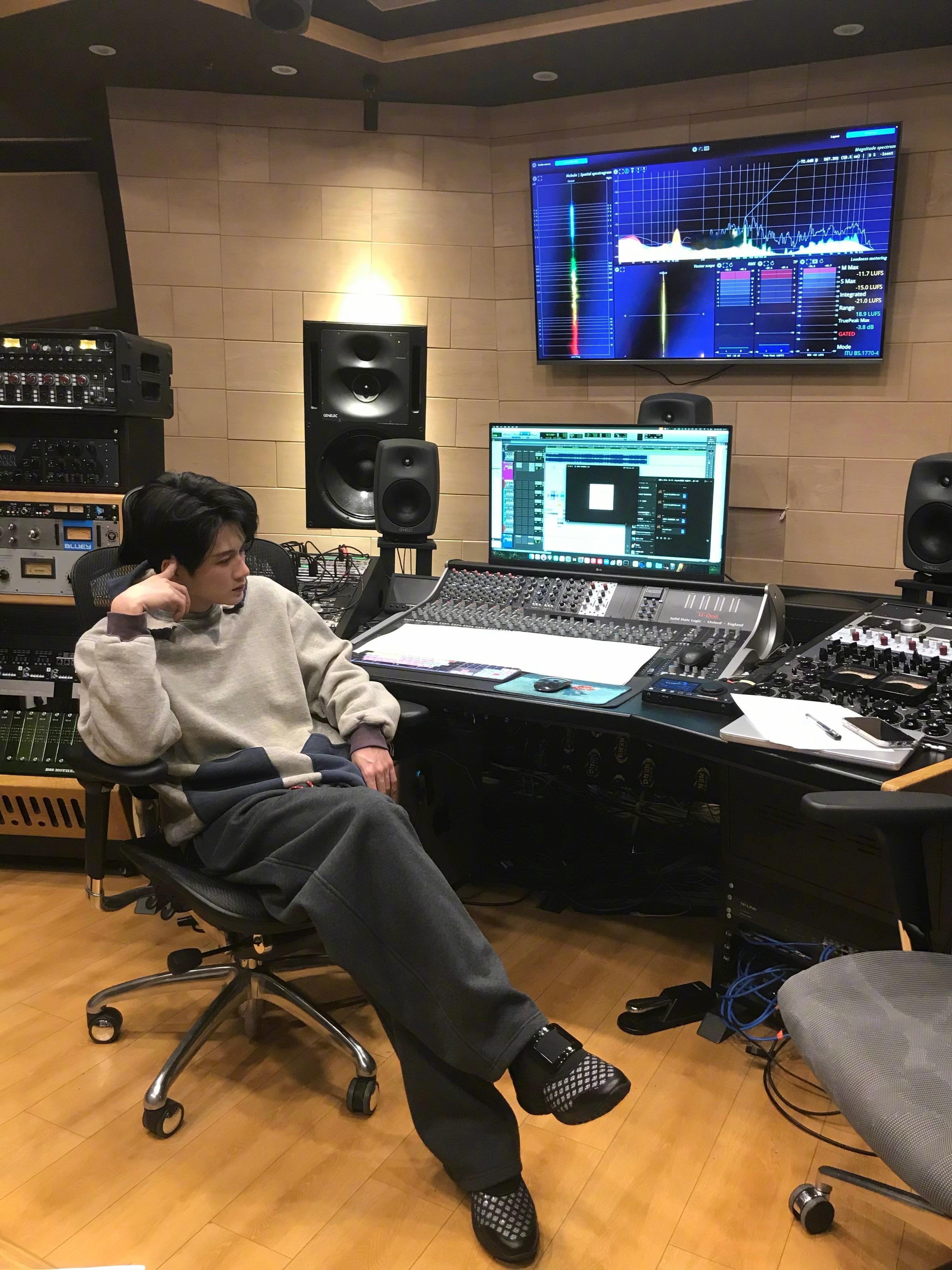 檀健次晒库存 檀健次更新库存，藏了这么多预制菜，吃不完，根本吃不完，每一帧都好帅