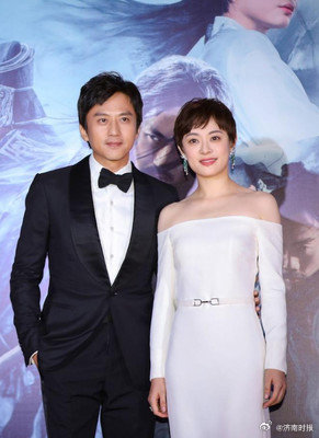 【#孙俪喊话邓超下棋能不能快点#】24日，孙俪 喊话下棋能不能快点 ：邓先生是有