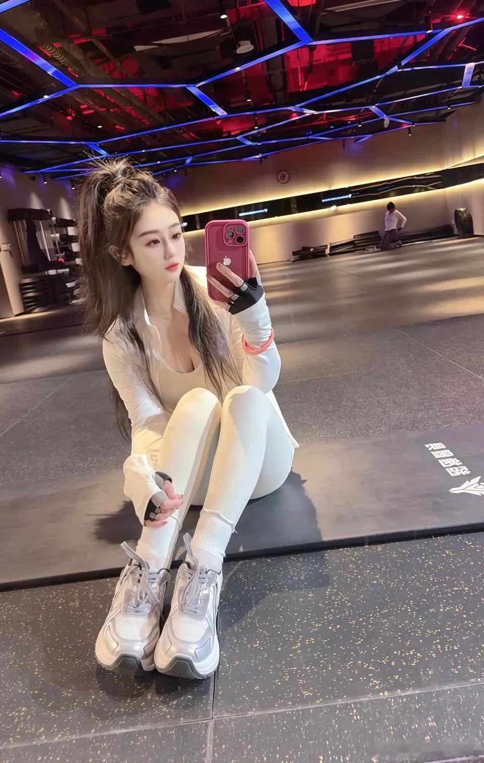 一枝红杏出墙来了 算好看吗 