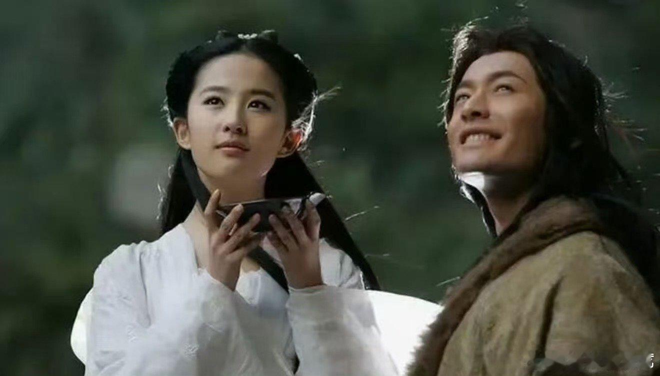黄晓明帮过的明星 原来黄晓明帮过这么多明星，刘亦菲、陈紫函、热依扎、杨紫。名梗背